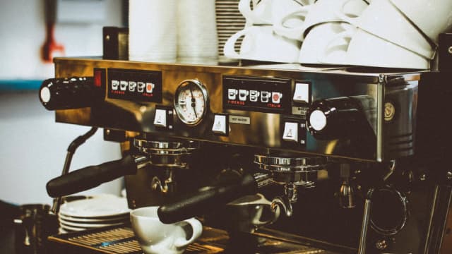 Here's What Key Metrics Tell Us About Wesco International (WCC) Q3 Earnings