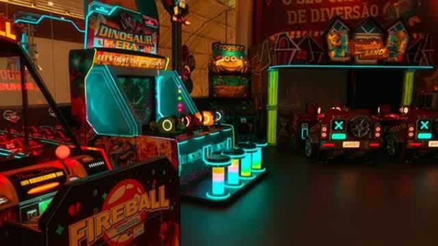 Dave & Buster's stock drops as consumer spending slows