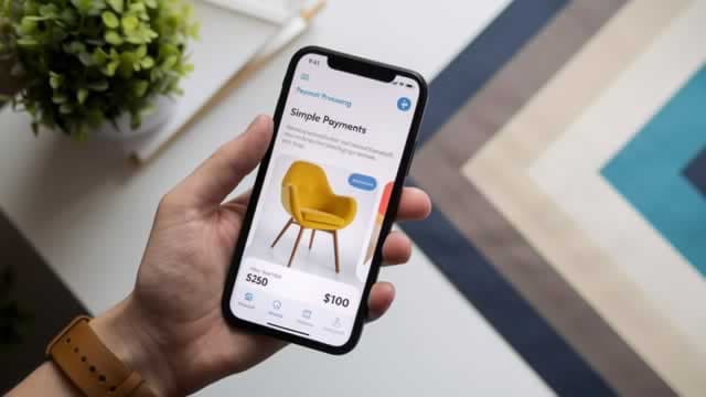 Shopify Plunges 23% YTD: Buy, Sell or Hold the Stock on the Dip?