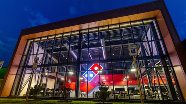 Domino's Q3 Earnings & Revenues Top Estimates on Supply Chain Strength