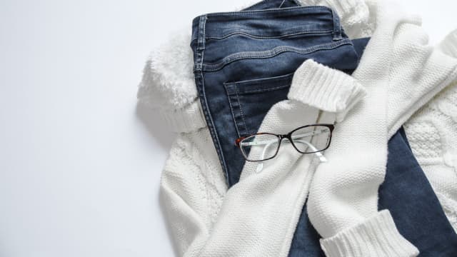 American Eagle Outfitters (AEO) Q1 Earnings and Revenues Top Estimates