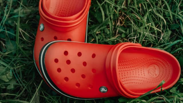 Crocs, Inc. (CROX) Price Forecast: Can This Bullish Pattern Trigger a New Rally?