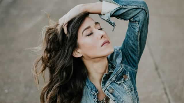 Urban Outfitters (URBN) Is Attractively Priced Despite Fast-paced Momentum