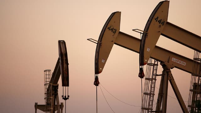 UGP vs. WMB: Which Stock Is the Better Value Option?