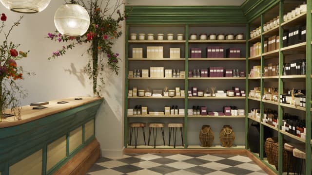 Bob's Discount Furniture Director Sells 2.9M Shares After IPO