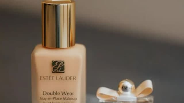 Here's Why Estee Lauder (EL) is a Strong Momentum Stock