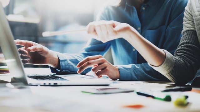 The Best Tech Stocks to Buy in January for 2026 Gains