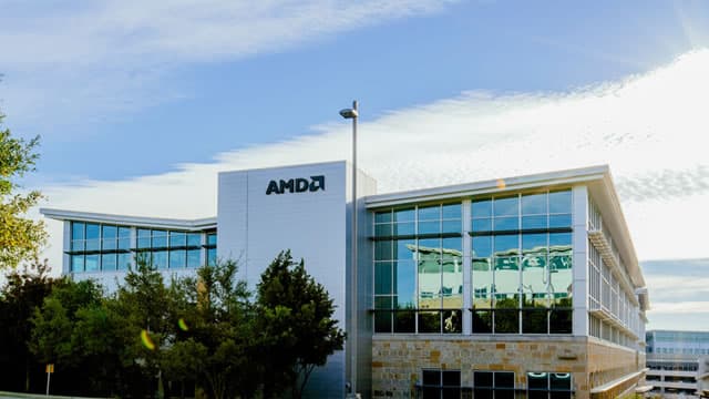 AI Leader AMD Breaks Out Past New Buy Point With This Bullish Signal