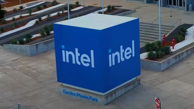 Intel Drops 3% as Profit Taking Follows 223% YTD Run; AMD Falls 3%, NVIDIA Slips
