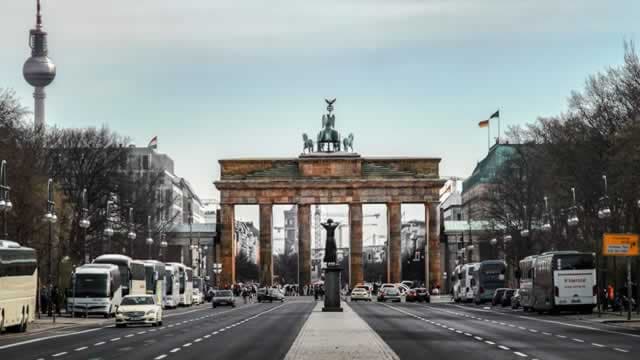 Dax Index News: Forecast Hinges on US-EU Trade Talks and ECB Policy Signals