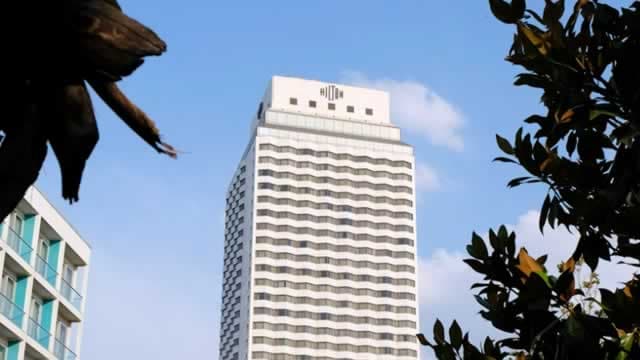 Hilton Removes Hotel From Its System After It Refuses Service to ICE Agents