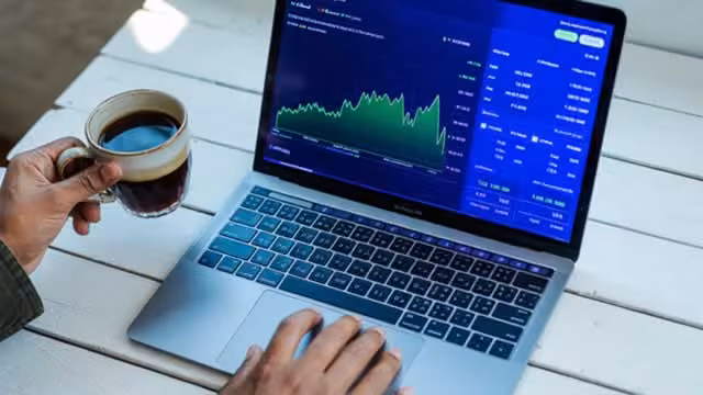Robinhood vs. BGC Group: Which Trading Powerhouse Has the Edge?