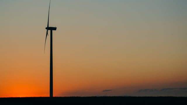 Bloom Energy Tumbles 13%, FuelCell Energy Drops 9%, Plug Power Slips 4% in Fuel-Cell Selloff