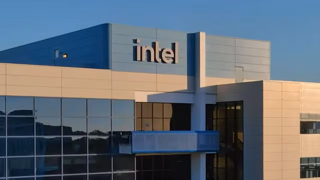 Can INTC's Google Cloud AI Deal Expansion Boost its Enterprise Growth?