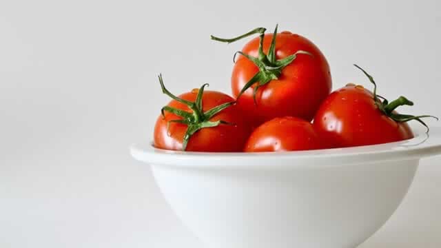 Sweetgreen, Inc. (SG) Advances While Market Declines: Some Information for Investors