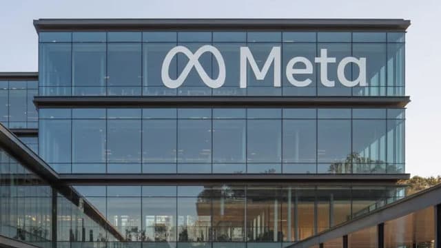 Three Major Analysts Bet on Meta's AI Pivot With Price Targets Approaching $920