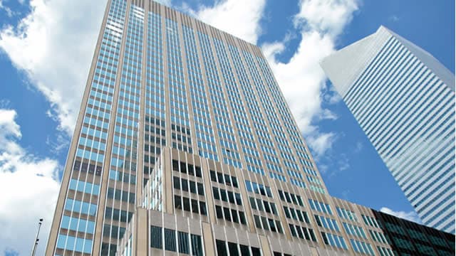 Are Investors Undervaluing Embotelladora Andina (AKO.B) Right Now?