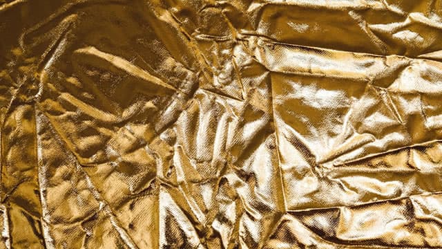 Gold Price Analysis – Gold Continues to Consolidate at Highs