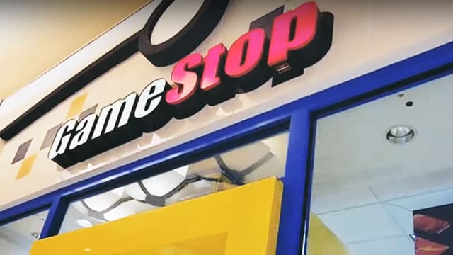 GameStop posts mixed results for fiscal fourth quarter