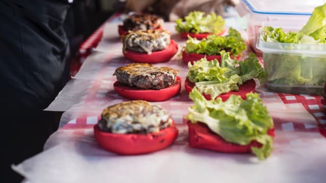 Jack in the Box's Revenue and Sales Are Down. Here Are 3 Key Takeaways From Its Latest Earnings.