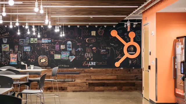 Hubspot stock has formed an alarming pattern despite solid fundamentals