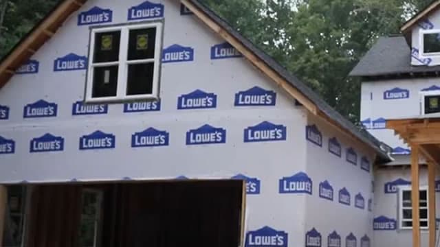 Lowe's (LOW) Q4 Earnings and Revenues Surpass Estimates
