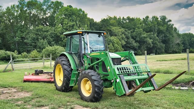 Here is What to Know Beyond Why Deere & Company (DE) is a Trending Stock