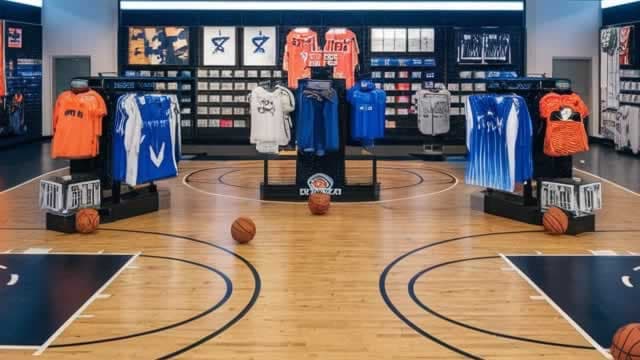 Foot Locker (FL) Reports Q2 Loss, Lags Revenue Estimates