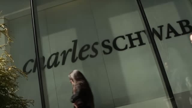 Charles Schwab Earns a Spread on Idle Client Cash. What Happens to the Stock if That Spread Narrows?