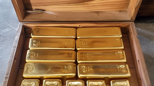 Central banks buy net 17 tonnes of gold in April, led by Poland and China – WGC