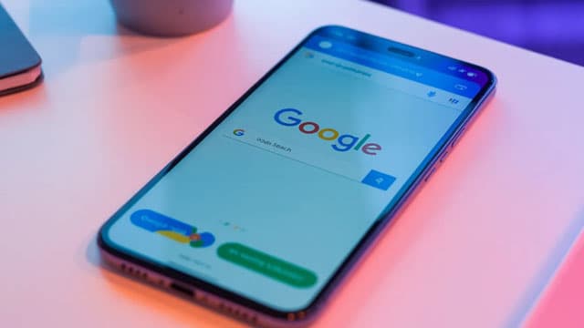 Alphabet Inc. (GOOG) Stock Dips While Market Gains: Key Facts