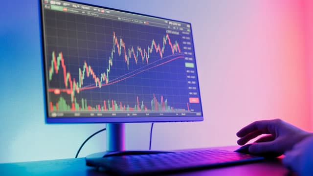 How Active Bond ETFs Can Beat Second Half Stagflation