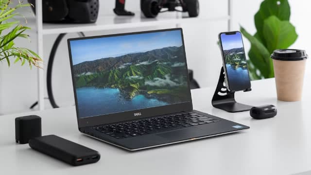 Dell Stock Soars 33% as Earnings Blow Past Wall Street Expectations
