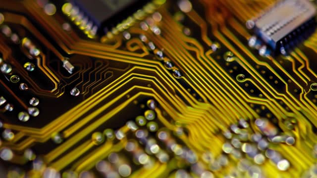 Broadcom's Sustained Rise Draws Intrigue For Direxion's AVL And AVS ETFs