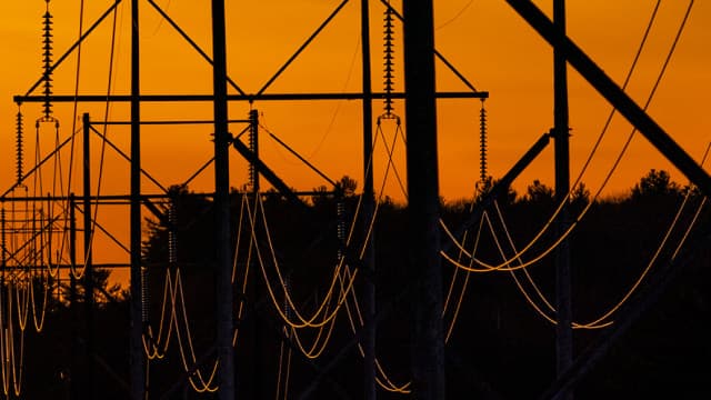 3 High-Yield Dividend Stocks/ETFs to Buy Hand Over Fist in July