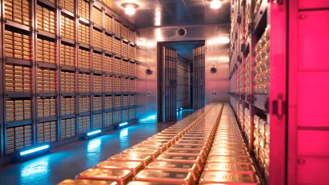 Gold Slips; Traders Eye Inflation Data