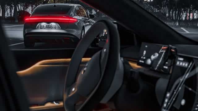 Nio stock slide continues in Hong Kong as headwinds rise