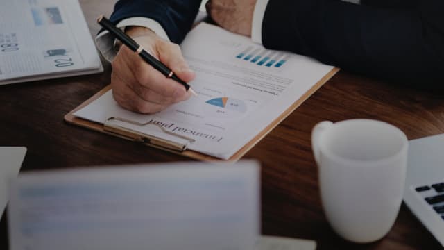 Eagle Point Income: 12% Not Enough To Justify Risks And Likely Future Cuts