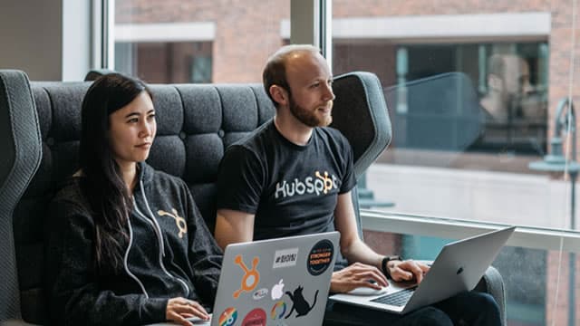 HubSpot: Buying The 'Death Of Software' Narrative Hand Over Fist (Upgrade)