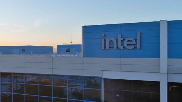 Intel Stock Jumps After 5-Day Losing Streak as Markets Get a Reminder of Its CPU Strength