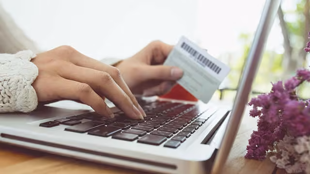 PDD Holdings: Core Ad Deceleration And 1P Pivot Cloud Risk-Reward (Rating Downgrade)