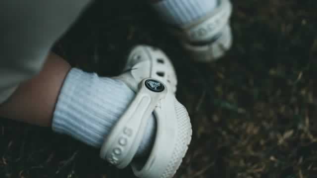 Crocs: Don't Expect Growth - Rich Cash Flows Meet Resilience