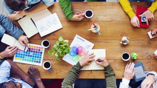 CRAI Stock: Niche Consulting Strength Meets Industry Challenges