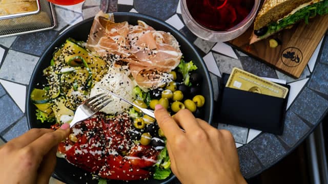 American Express (AXP) Earnings Expected to Grow: What to Know Ahead of Next Week's Release