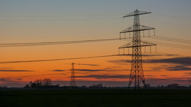 Is Companhia Paranaense de Energia - Copel Unsponsored ADR (ELPC) Stock Outpacing Its Utilities Peers This Year?