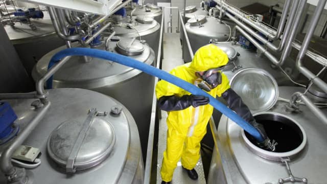 Is Flexible Solutions International (FSI) Stock Outpacing Its Basic Materials Peers This Year?