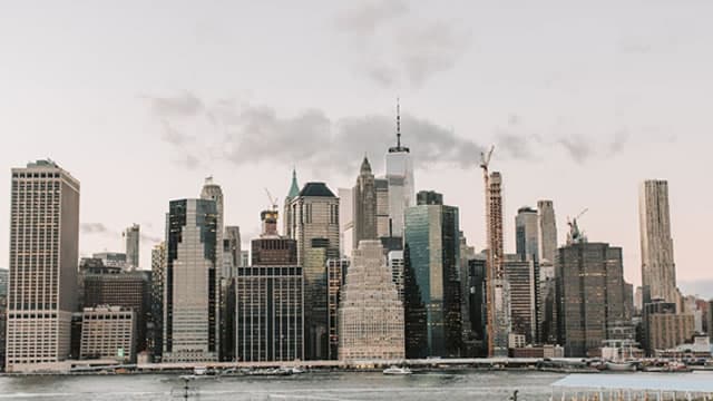 Wall Street's Most Accurate Analysts Weigh In On 3 Real Estate Stocks With Over 7% Dividend Yields