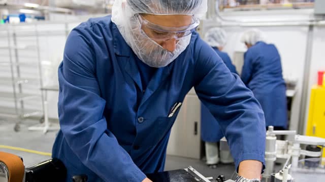 Amgen Boasts Success In Sjogren's; Shares Charge Ahead