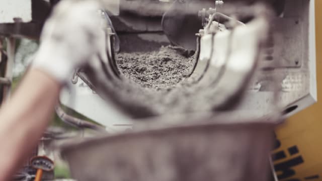 Carvana, Comfort Systems To Join S&P 500 Index. The Stocks Are Breaking Out.