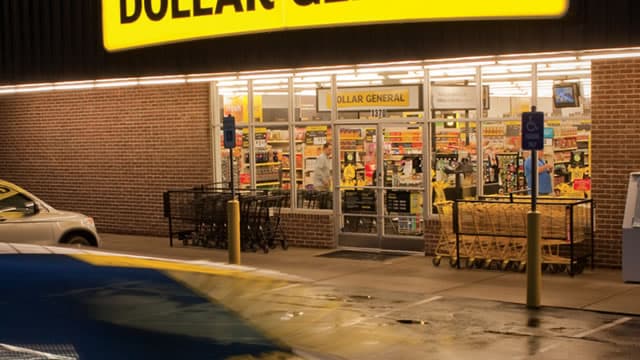 Why Is Dollar General (DG) Up 9.6% Since Last Earnings Report?